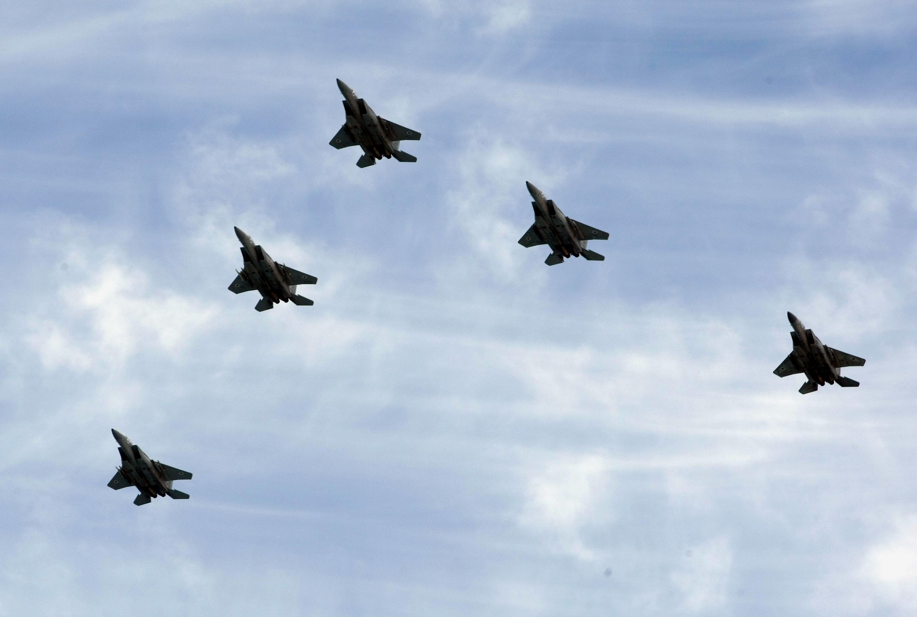 A demonstration on the 60's Independence Day of Israel in front the beach of Tel Aviv: A flight of F15 fighters . May 08 2008.