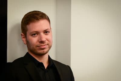 Yair Netanyahu arrives for a court hearing in the defamation lawsuit filed by former MK Stav Shafir in Tel Aviv, on November 29, 2022. 